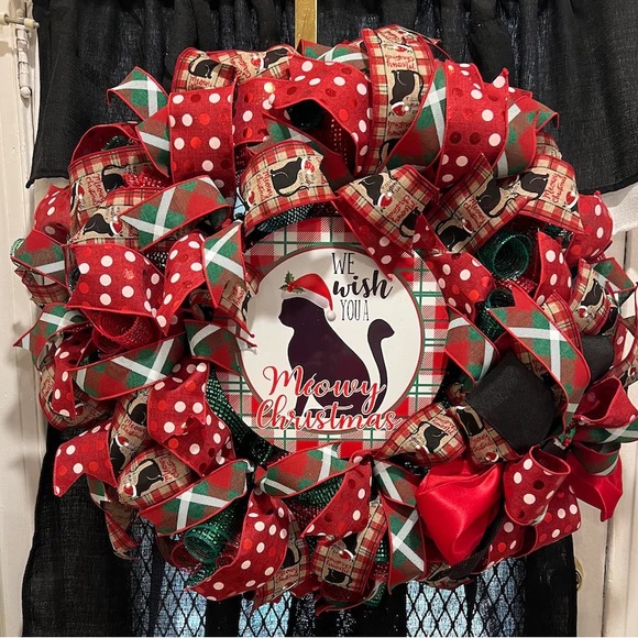 Meowy Christmas Wreath - Picture 2 of 5